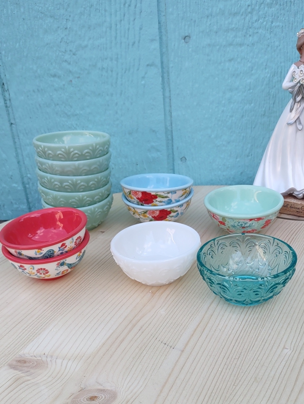 Pioneer Woman Ceramic Serving Dipping Bowls Twelve Total